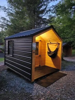 Roscoe Coop Clucking Crazy Hut