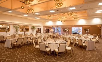 Ashland Hills Hotel & Suites
