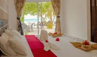Crown Beach Hotel-Private Bikini Beach - Pet Friendly