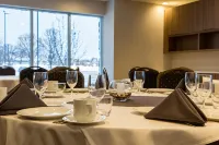 Holiday Inn & Suites Mount Pleasant Hotels in Mount Pleasant