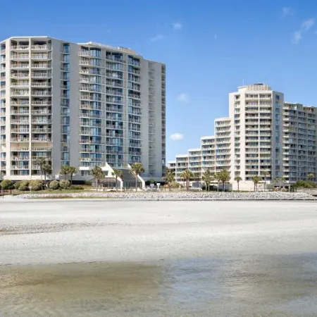 Ocean Creek Resort Отели рядом с достопримечательностью «Поле для гольфа Barefoot Landing»