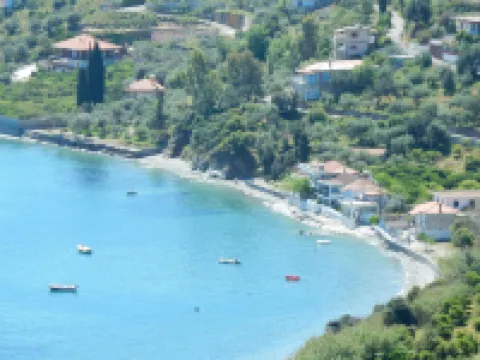 Apelon Tiritas Villas Hotels in Tiros