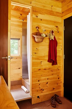 Postcard Cabins Machimoodus Отели рядом с достопримечательностью «Markham Meadows Campground»