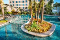 Hotel Saint George - Pools
