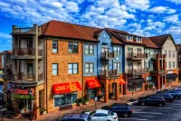 4 bd Luxury King & Queen Suites - Mins to Marietta Hotels near New Hans Chinese Restaurant