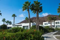 Palmeras Garden - parking