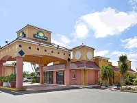 Days Inn by Wyndham Fort Myers Các khách sạn ở Đô thành Myers