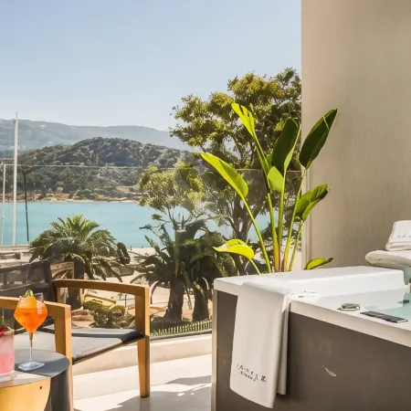 Canale Hotel & Suites