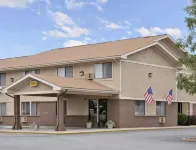 Super 8 by Wyndham Franklin/Middletown Area Hotels in Middletown