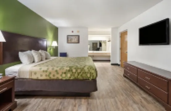 Econo Lodge Inn & Suites East Hotels in Knoxville
