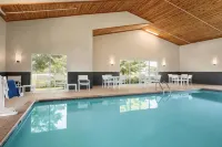 Country Inn & Suites by Radisson, Buffalo, MN