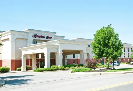 Hampton Inn East Windsor Отели рядом с достопримечательностью «Педди Скул»