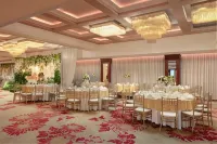 Earl's Regency Hotel - breakfast