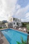 Ulsan Artehouse Pension - Rooftop Pools