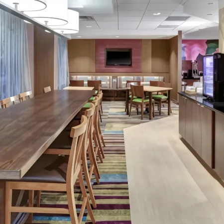 Fairfield Inn & Suites Atlanta Alpharetta Отели в г. Альфаретта