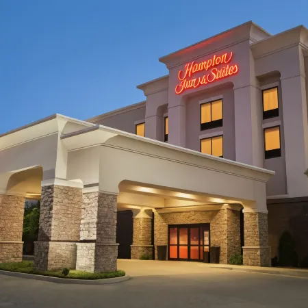 Hampton Inn & Suites Prattville Отели в г. Отога