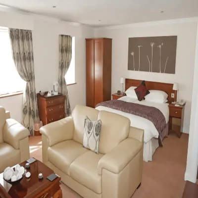 Beaufort Park Hotel - bar