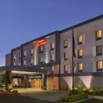 Hampton Inn & Suites Salem Hotel a 