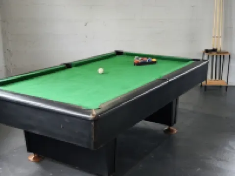 Charming 2-bedroom house with WiFi, AC in cool Escanaba Hotels in Escanaba