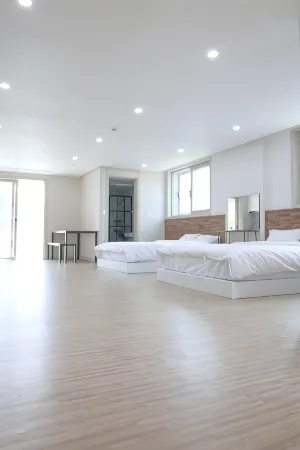 Geojedo Chunja Pension Отели рядом с достопримечательностью «Hallyeohaesang National Park»