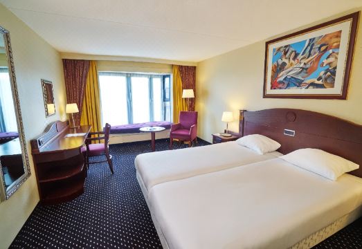 암라스 그랜드 수영장