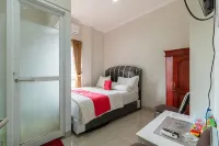 RedDoorz Plus Near Palembang Airport 3 Hotel a Sukodadi