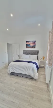 Luxury 2 Bedroom house - Dagenham