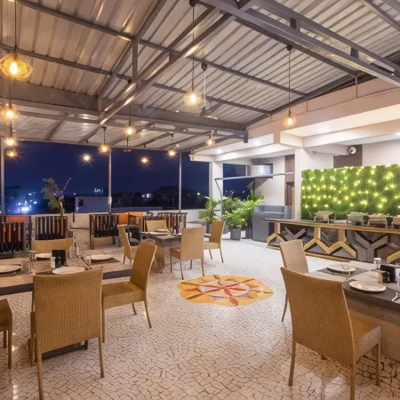 Pravasa Stay Near Luv Kush Square