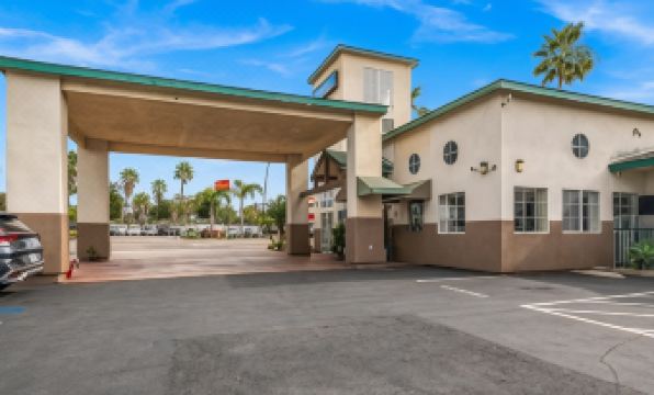 Motel 6 Oceanside, CA – Marina / Camp Pendleton