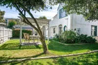 Casablanca Inn on the Beach - Pet friendly