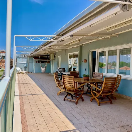 The Hammock, spacious, super-comfortable panoramic penthouse near Rossini Theater