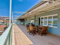 The Hammock, spacious, super-comfortable panoramic penthouse near Rossini Theater