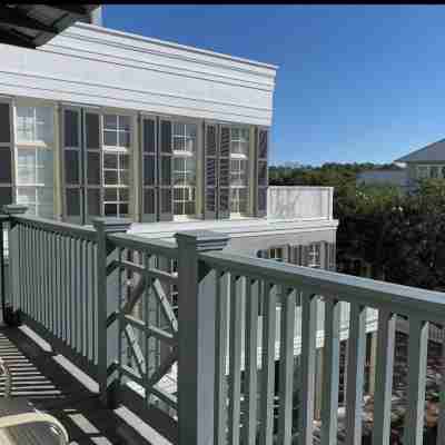 Seaside Proper Condo walk to the beach, shopping & restaurants Others