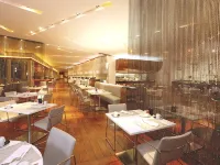 Radisson Blu Gautrain Hotel, Sandton Johannesburg Hotels in Johannesburg