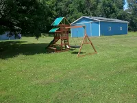 Pet friendly 4-bedroom cottage in fabulous Penn Yan with WiFi, AC and more Hotels in Yates County