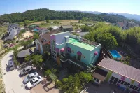 Bellus-Rose Pension Gyeongju - Pet friendly