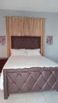 Spacious 9-bedroom house with WiFi & AC in amazing St Jago Heights Spanish Town - 4つ星