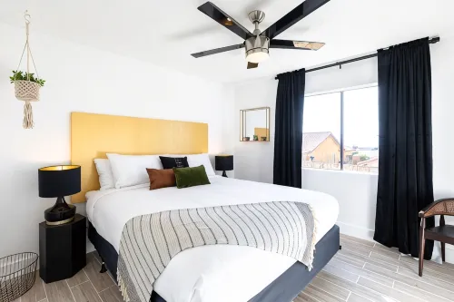 B5- Desert Gem, Spacious, Welcoming, 2BR