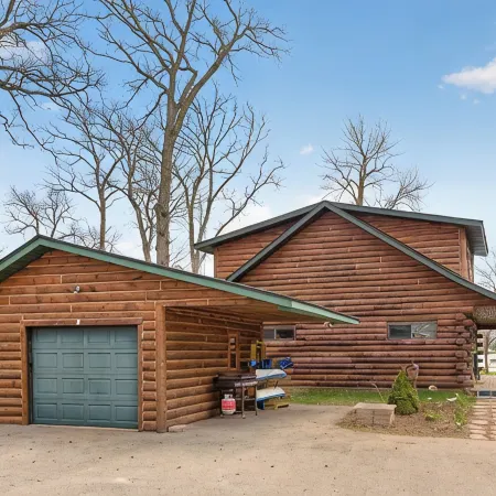 The Point on Winnebago: Dock. Dine. Unwind.