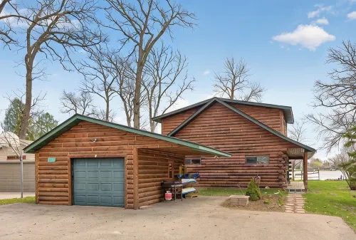 The Point on Winnebago: Dock. Dine. Unwind. - Wi-Fi