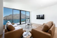 The Alpine Lakeview Luxe Retreat VI by Peakhost - Villas