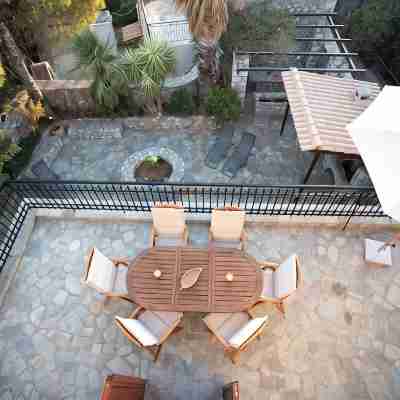 Kitta Mani Towerhouse - Mountain Views Garden Hotel Exterior