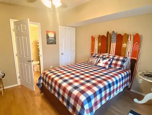Lake house for rent in Solider Creek close to cafe, store, and bar. - 3-Star