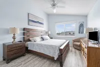 Beach Access 3-bedroom apartment in tranquil Jupiter, Pool, AC, Park, Wifi.
