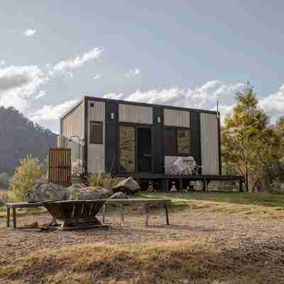 The Nile Farmstay: Modern Cabin Offering Incredible Views with Fire Pit and Spa. Hotel Exterior