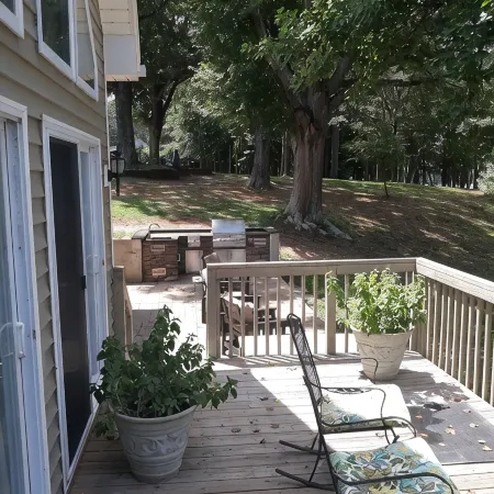 Cute House on Lake Hartwell- Dock Access!PETS ALLOWED!