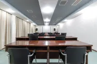 징청 · 친 호텔 (징먼 종티엔지에 보행자 거리) - 2성급