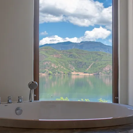 Lugu Lake Yun Duo Xu Resort Hotel