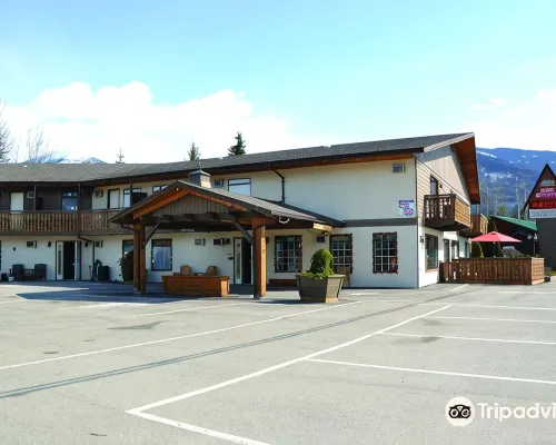 Chalet Continental Motel Hotels in Valemount