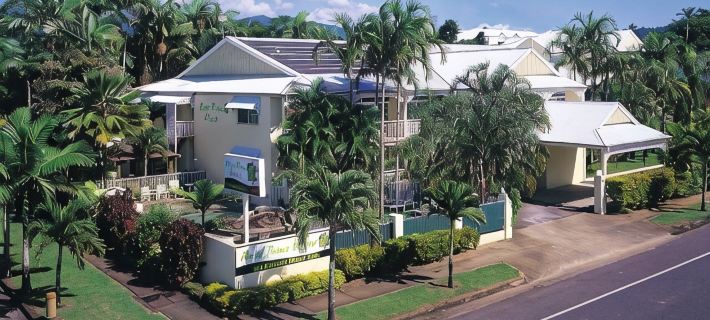 Reef Palms Motel Apartments Hotels in Cairns North